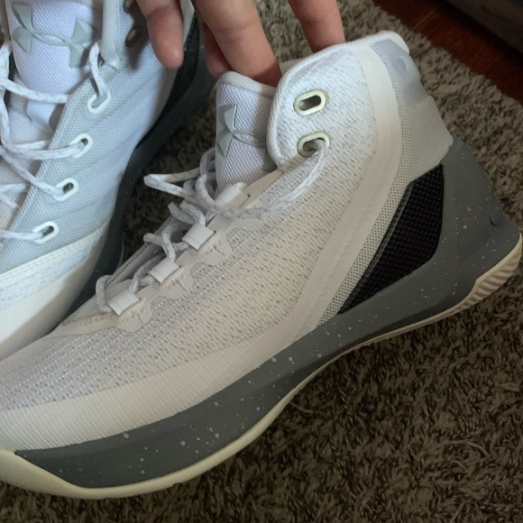 Under Armour White and Gray High-Top Sneakers Mens size 6 like new - Picture 1 of 8